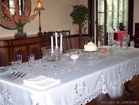 Robinwood Bed And Breakfast Little Rock Restaurant bilde